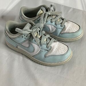 Nike Sky Blue and White Low-Top Leather Sneakers Kids Size 2